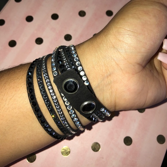 Black Swarovski Wrap Bracelet - Picture 2 of 4